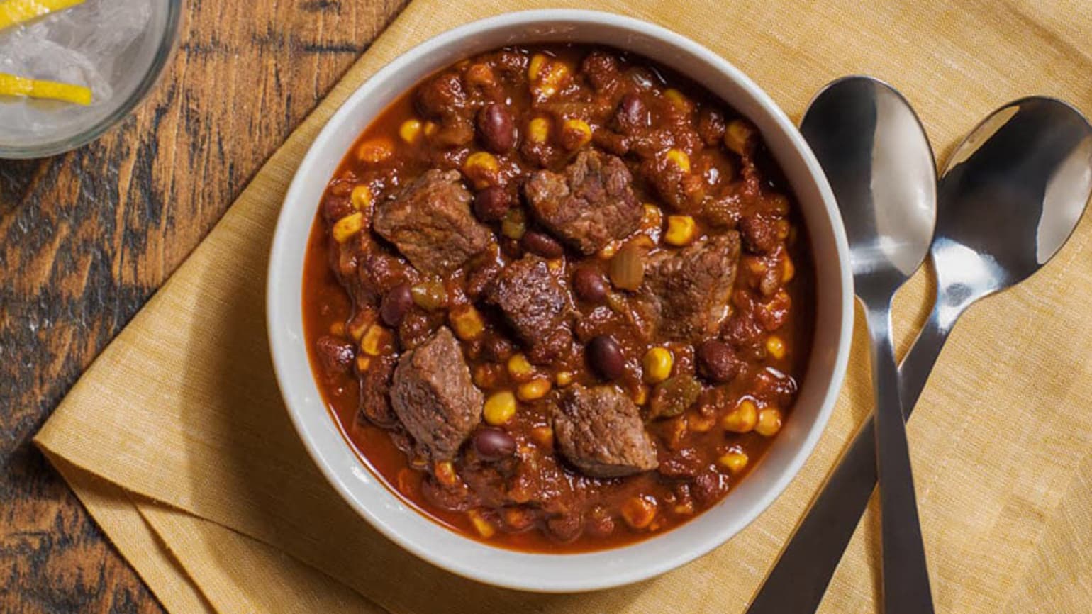 Chili Épicé Au Boeuf Et Aux Haricots À La Mode Du Sud-ouest À La Mijoteuse